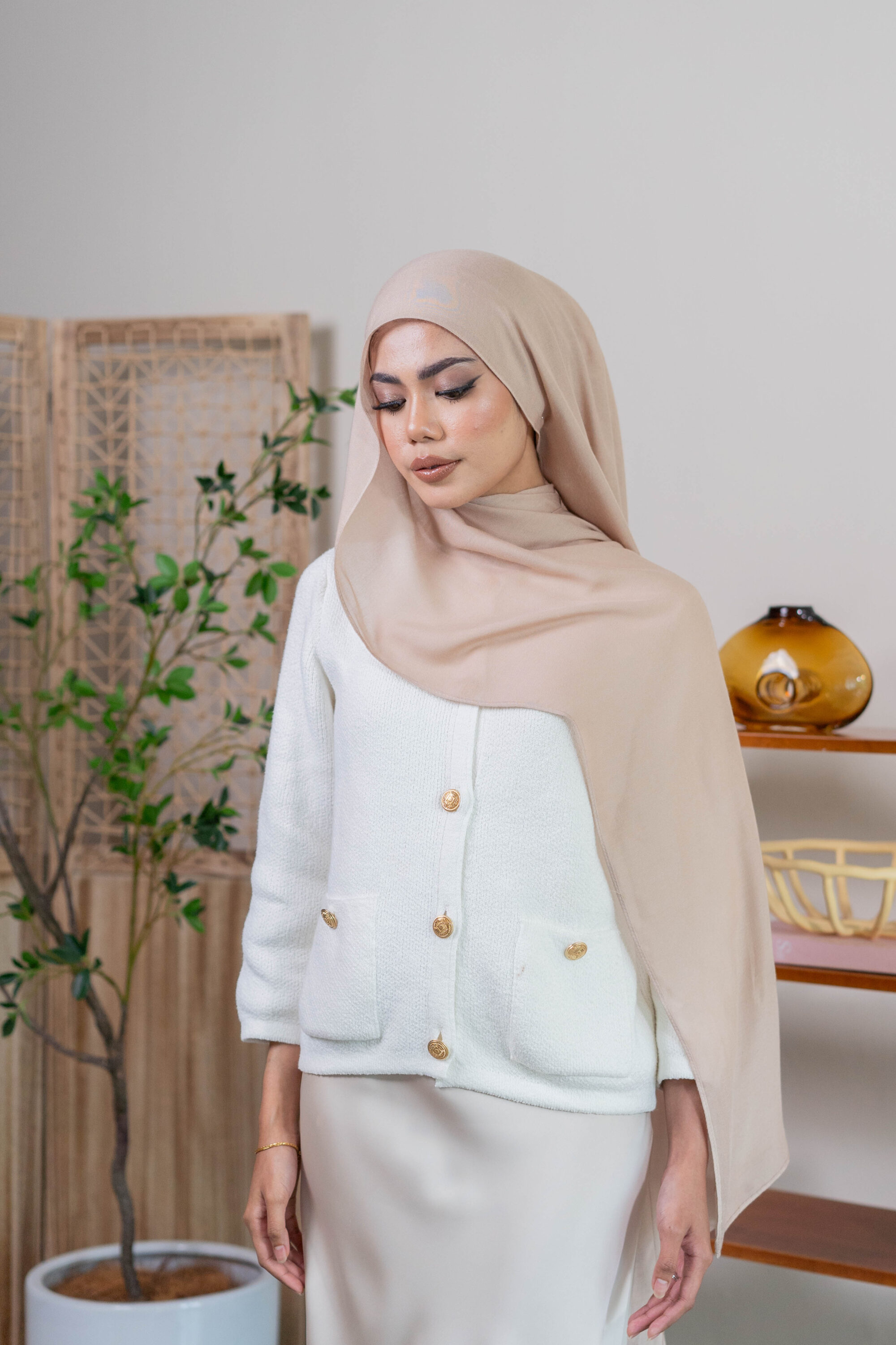 Modest - Image 3